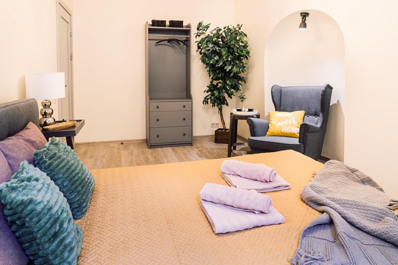 Morrison Apartment/15 Guests/7Bedrooms/Riga Old Town Eksteriør billede