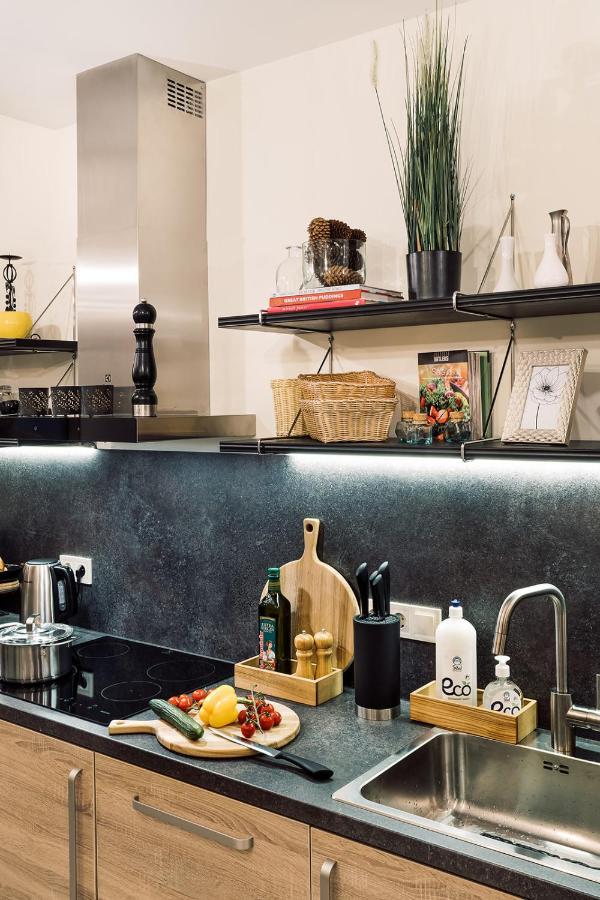 Morrison Apartment/15 Guests/7Bedrooms/Riga Old Town Eksteriør billede